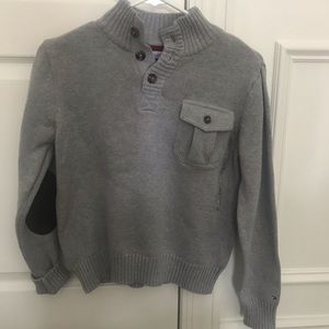 Boys grey sweater.